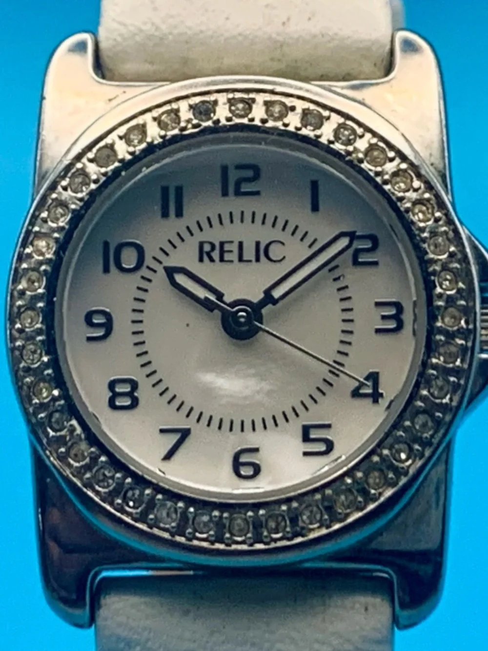 RELIC By FOSSIL ZRWL41000 Women’s Wristwatch  MOP Dial Crystals Working New Batt